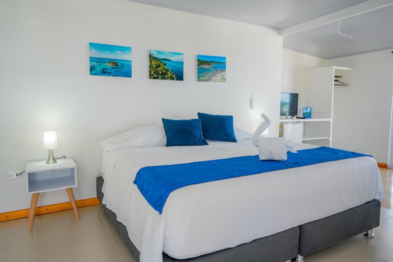 Hotel El Pirata Morgan Fresh Water Bay Esterno foto