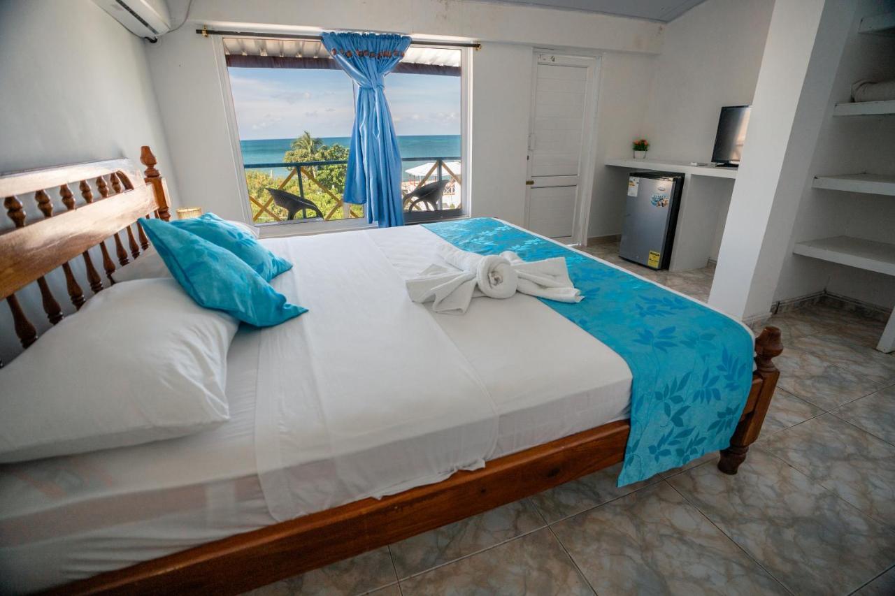 Hotel El Pirata Morgan Fresh Water Bay Esterno foto