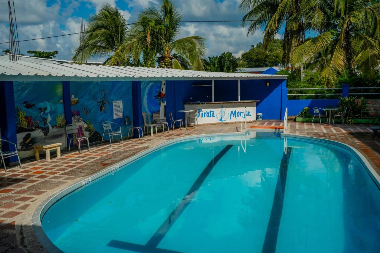 Hotel El Pirata Morgan Fresh Water Bay Esterno foto