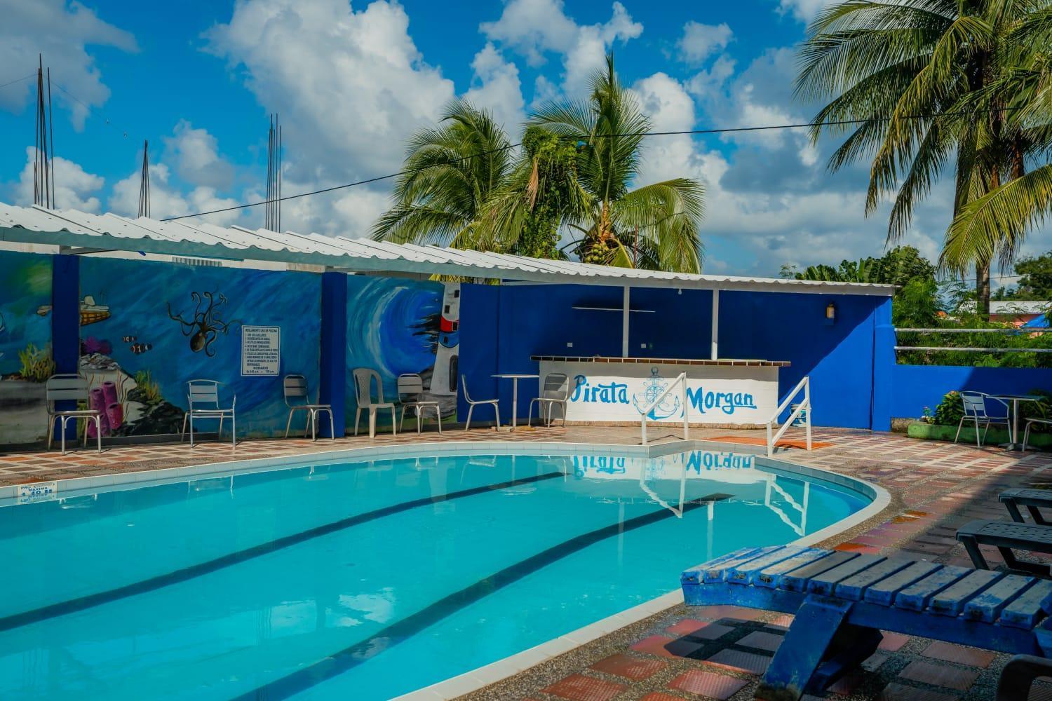 Hotel El Pirata Morgan Fresh Water Bay Esterno foto